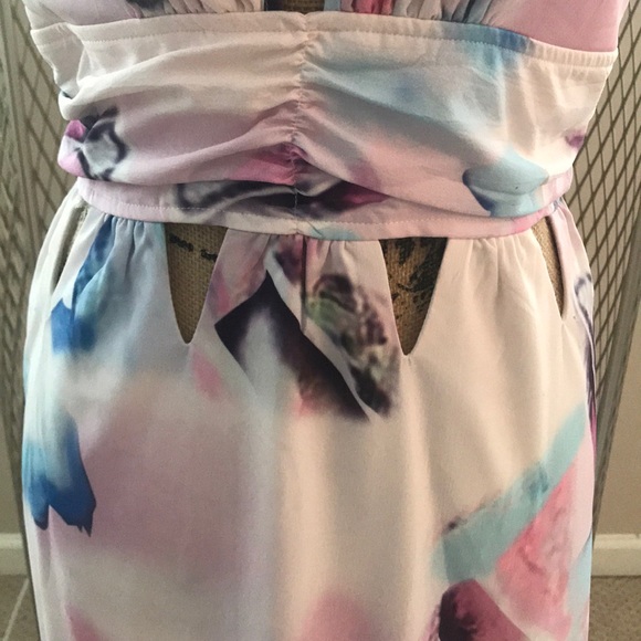 Long Flowy Dress - Picture 5 of 6